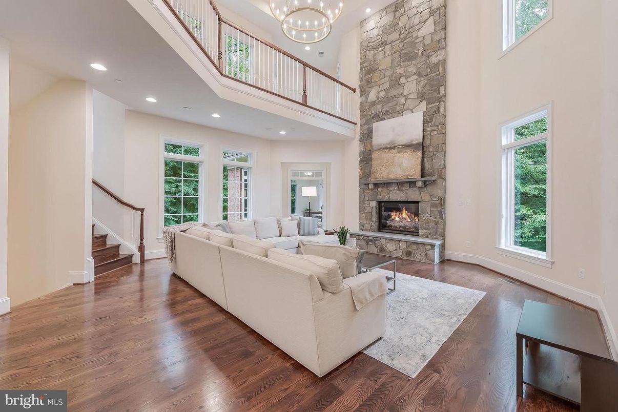 Fireplace, Interior, Living room, Pendant Lights, Recessed Lighting, Wood Texture Flooring