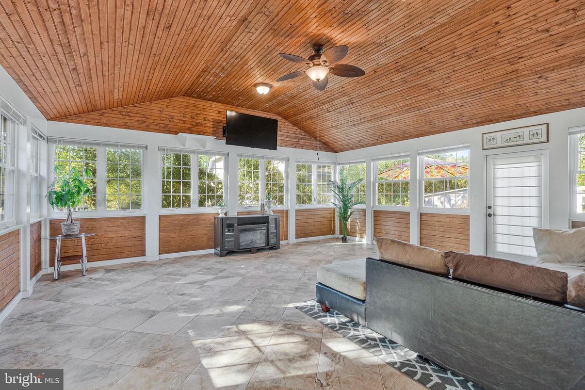 Interior, Living room, Sun Room, Wooden Ceilings