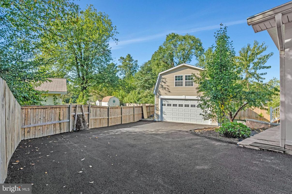 Backyard, Detached Garage, Exterior