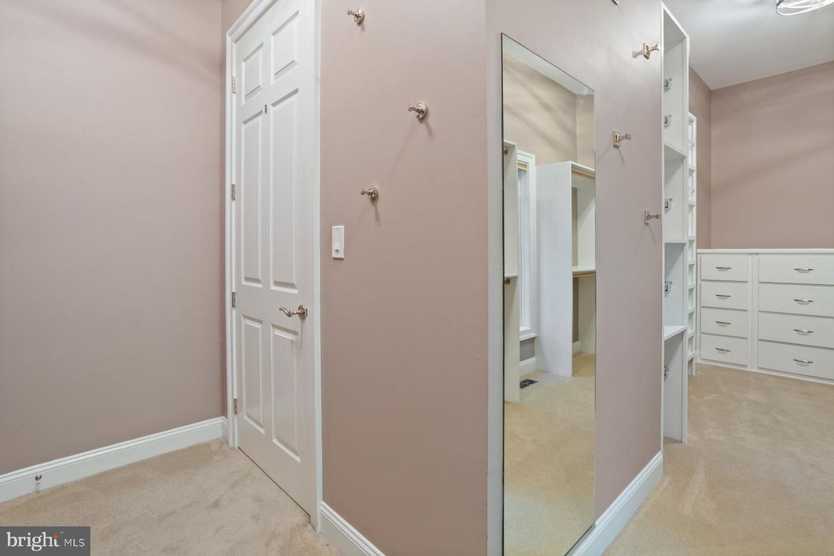 Interior, Walk-in Closets