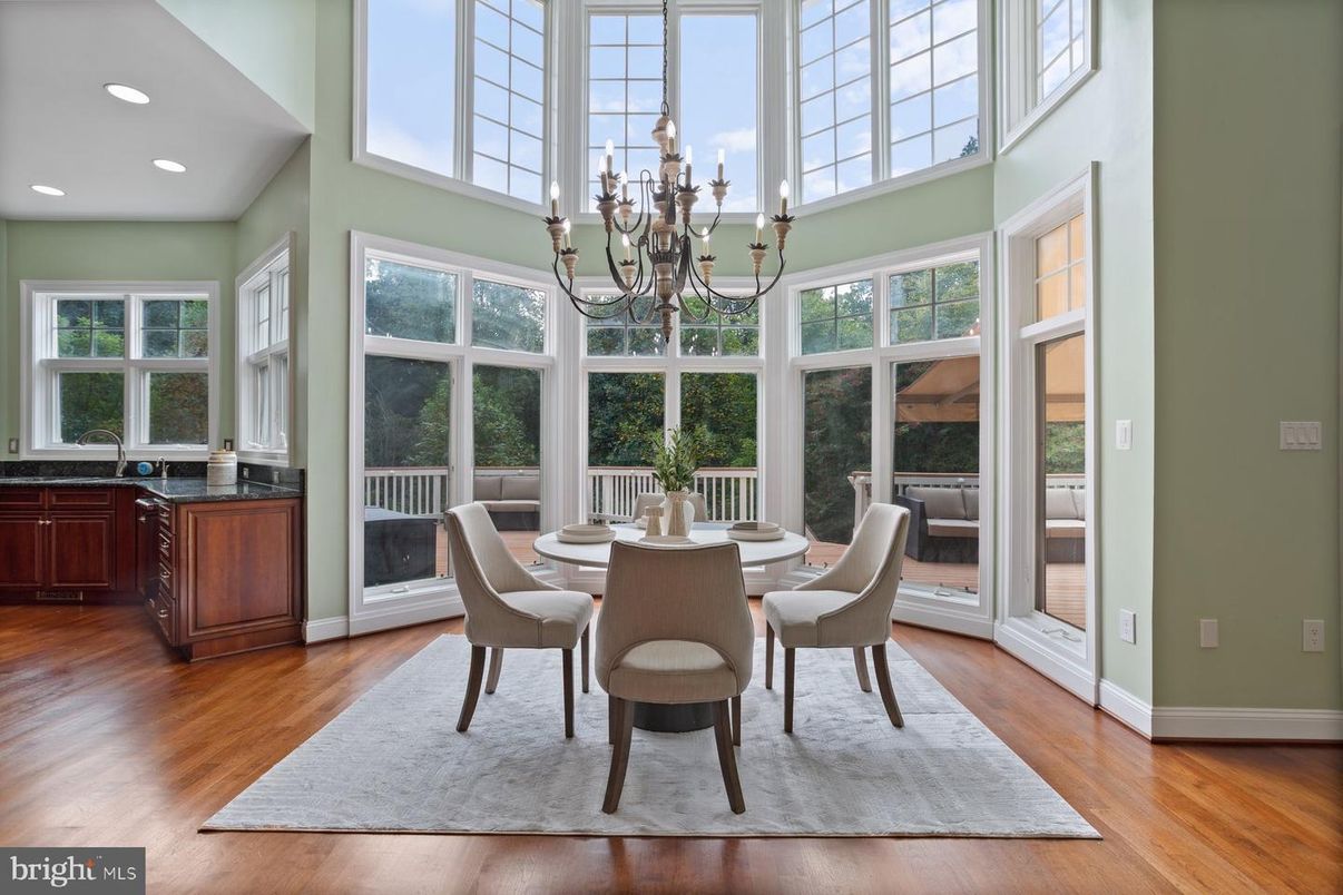Chandelier, Dining room, Interior, Recessed Lighting, Sun Room, Wood Texture Flooring