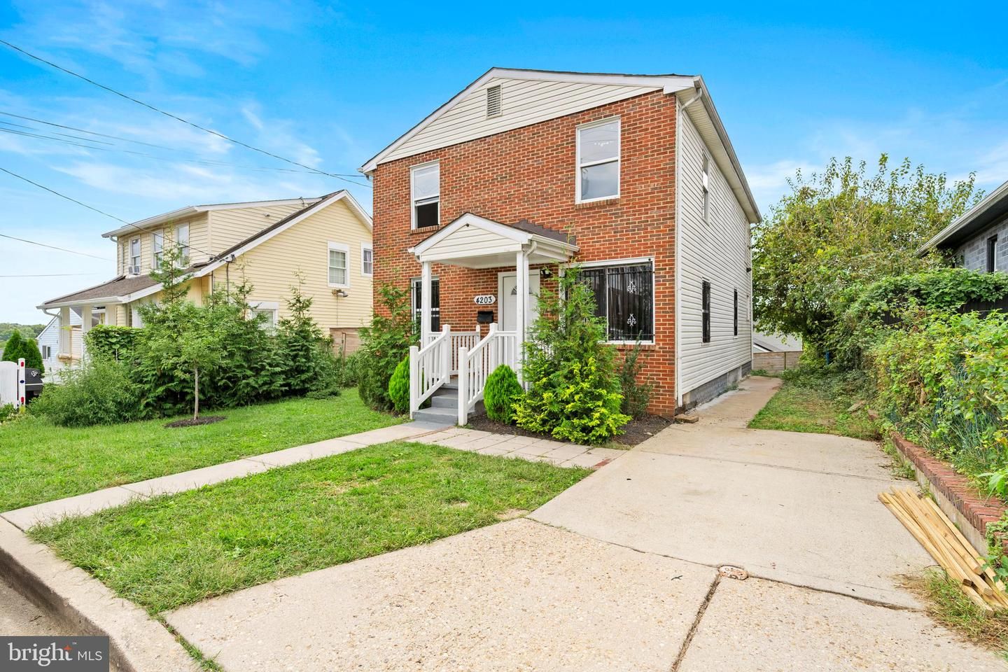 Exterior, Facade, Brick Facade, Georgian