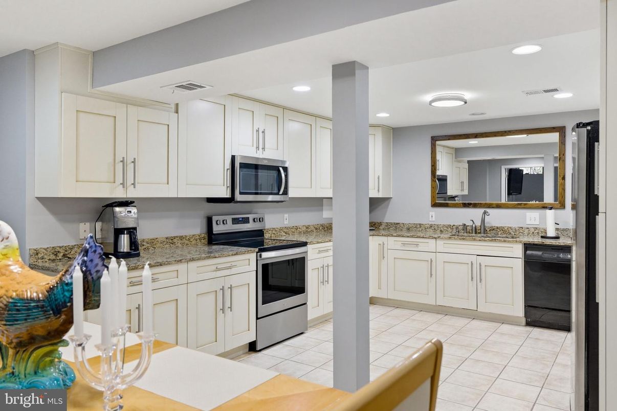 Interior, Kitchen, Recessed Lighting