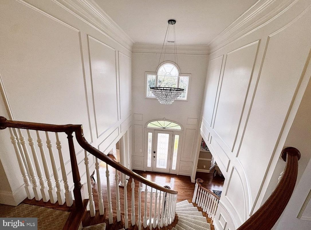 Interior, Pendant Lights, Wood Texture Flooring