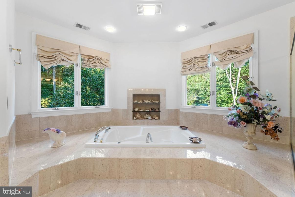 Bathroom, Fireplace, Interior, Recessed Lighting