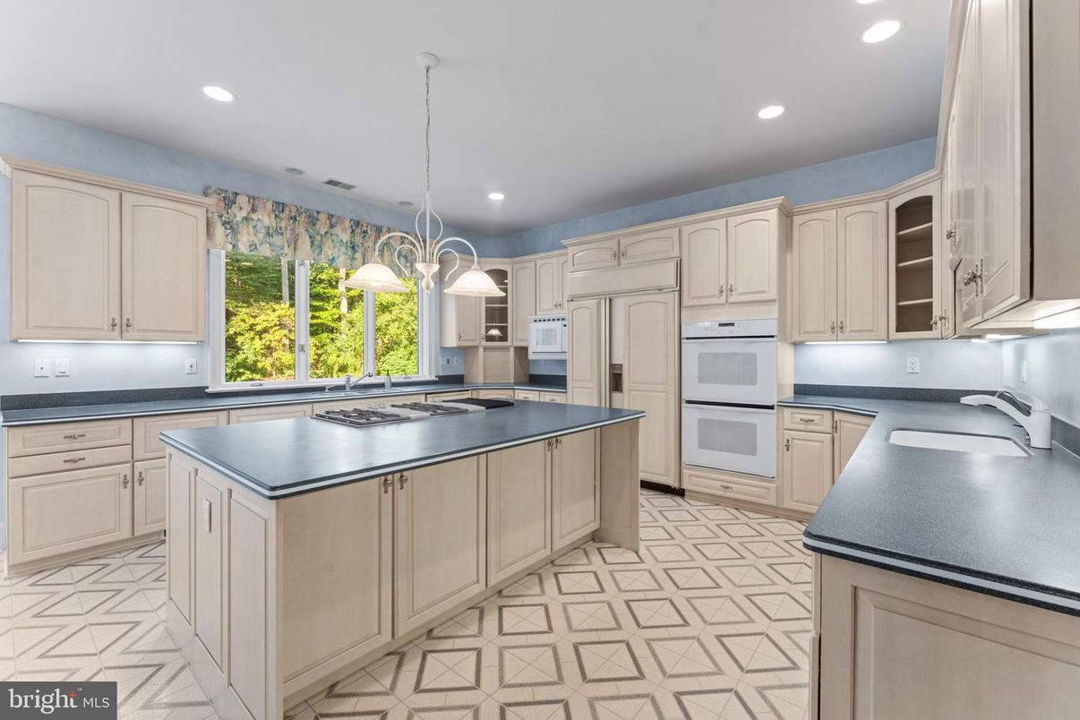 Interior, Kitchen, Pendant Lights, Recessed Lighting