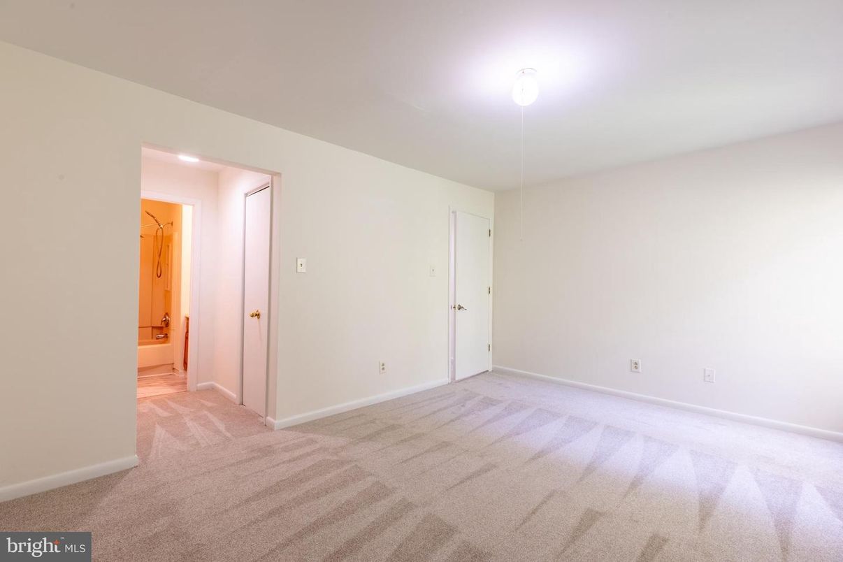 Bathroom, Empty room, Interior