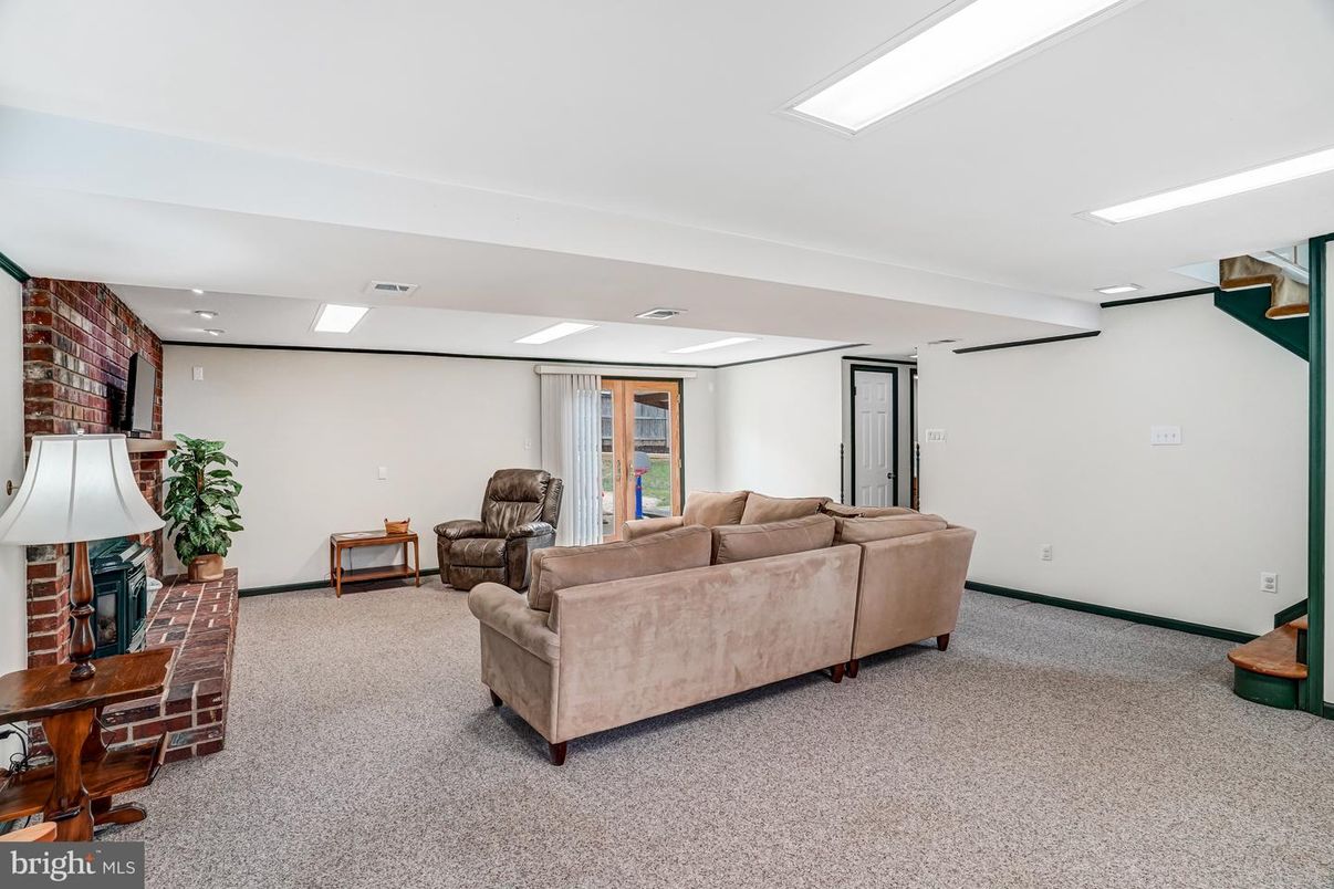 Interior, Living room, Recessed Lighting, Stone Walls