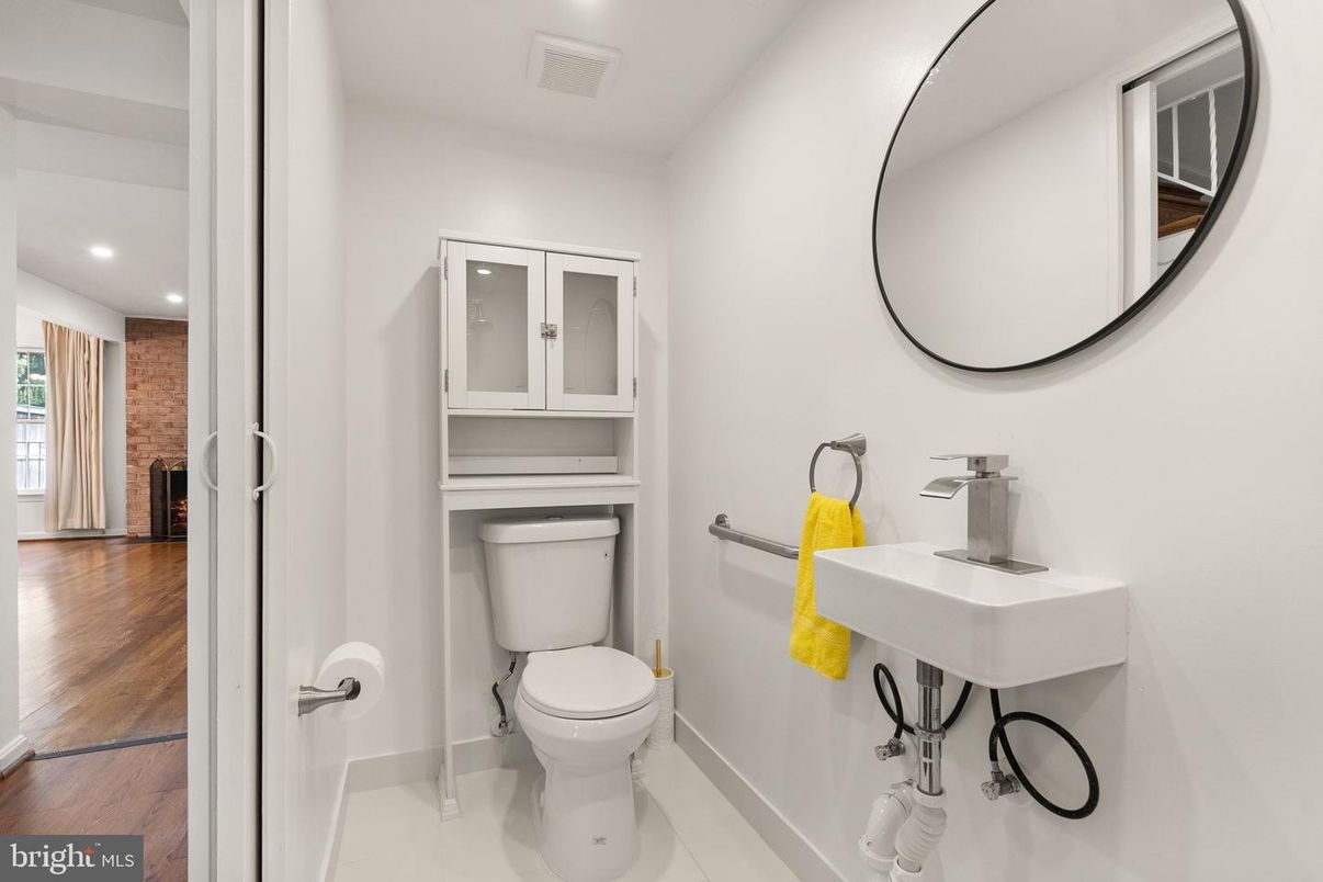 Bathroom, Interior, Recessed Lighting, Wood Texture Flooring