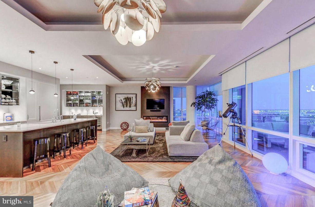 Fireplace, Interior, Living room, Pendant Lights, Recessed Lighting, Wood Texture Flooring