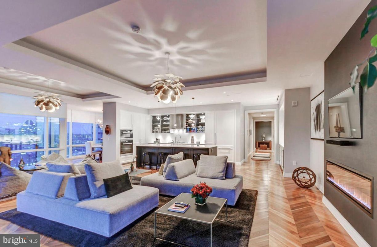 Interior, Living room, Pendant Lights, Recessed Lighting, Wood Texture Flooring