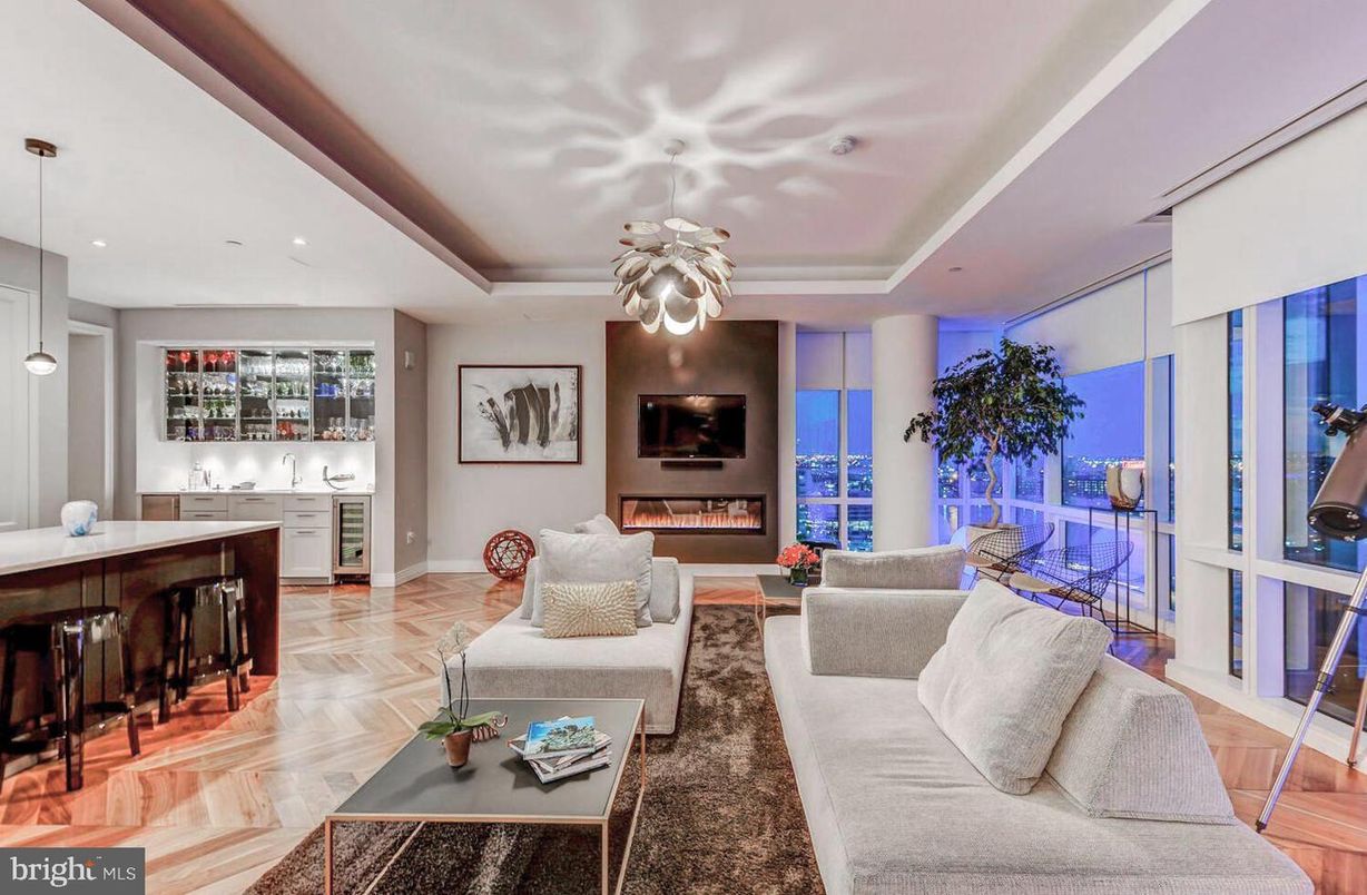 Fireplace, Interior, Living room, Pendant Lights, Recessed Lighting, Wood Texture Flooring