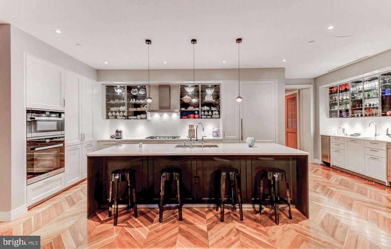 Interior, Pendant Lights, Recessed Lighting, Wood Texture Flooring