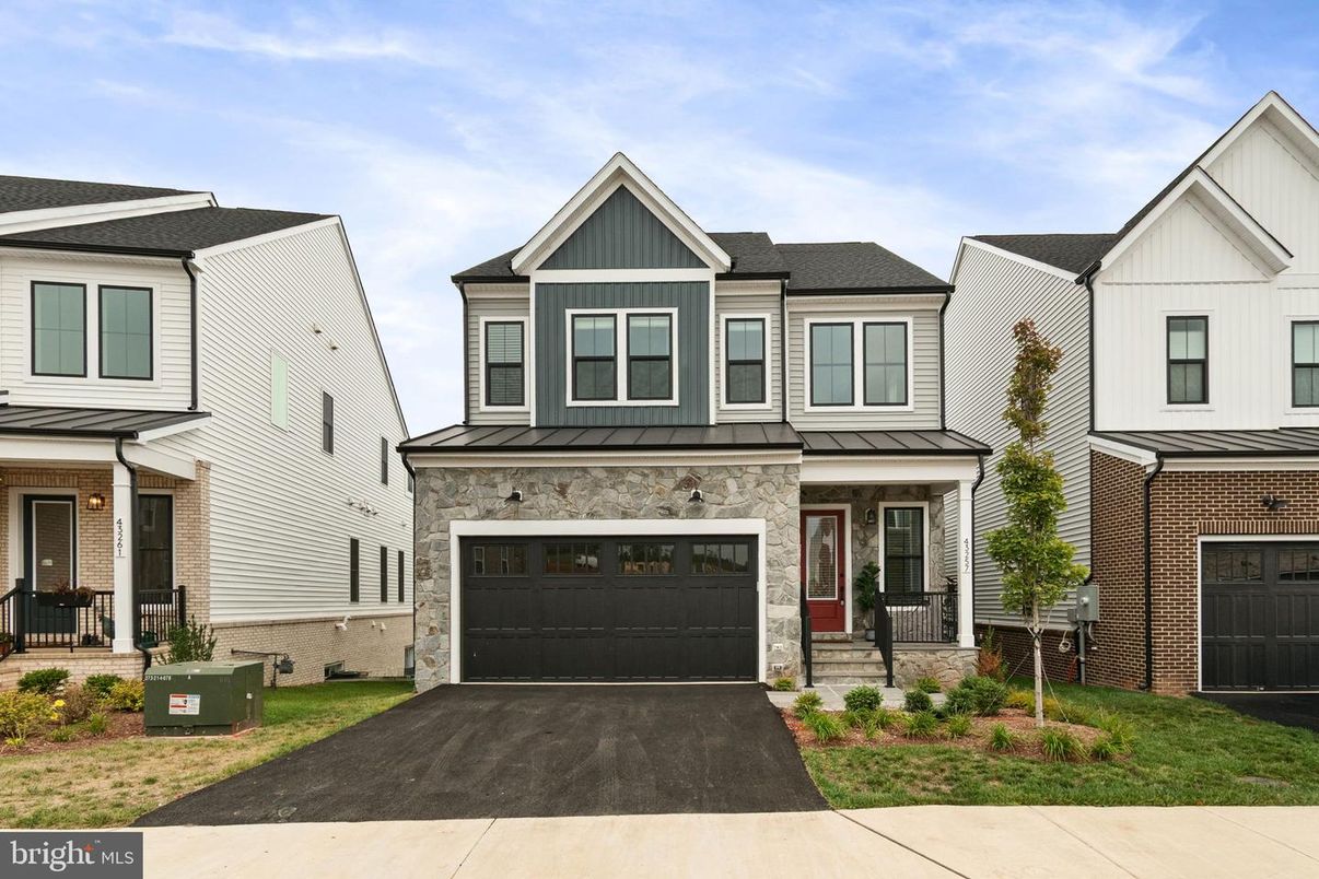 Attached, Exterior, Facade, Brick Facade, Farmhouse