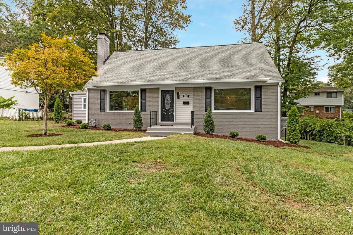 Backyard, Exterior, Facade, Cape Cod
