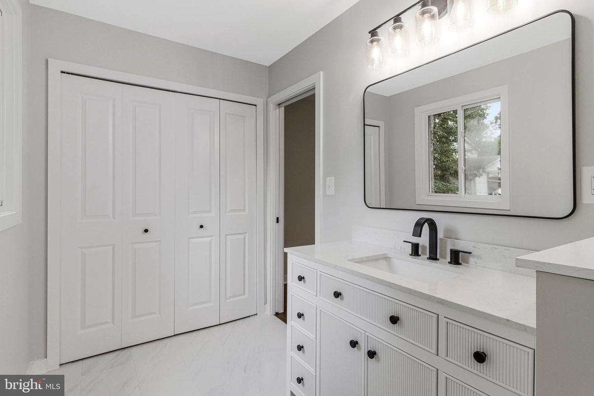Bathroom, Dual Sink Vanities, Interior, Marble