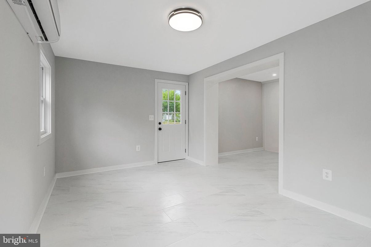 Empty room, Interior, Marble, Recessed Lighting