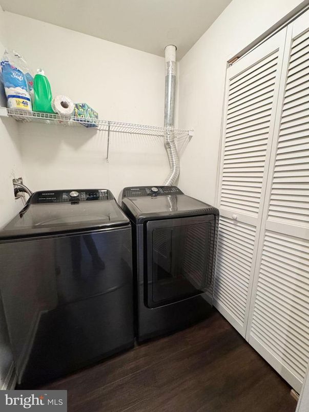 Interior, Utility Closets, Washer, Wood Texture Flooring