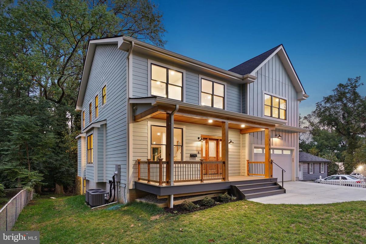 Backyard, Exterior, Facade, Farmhouse