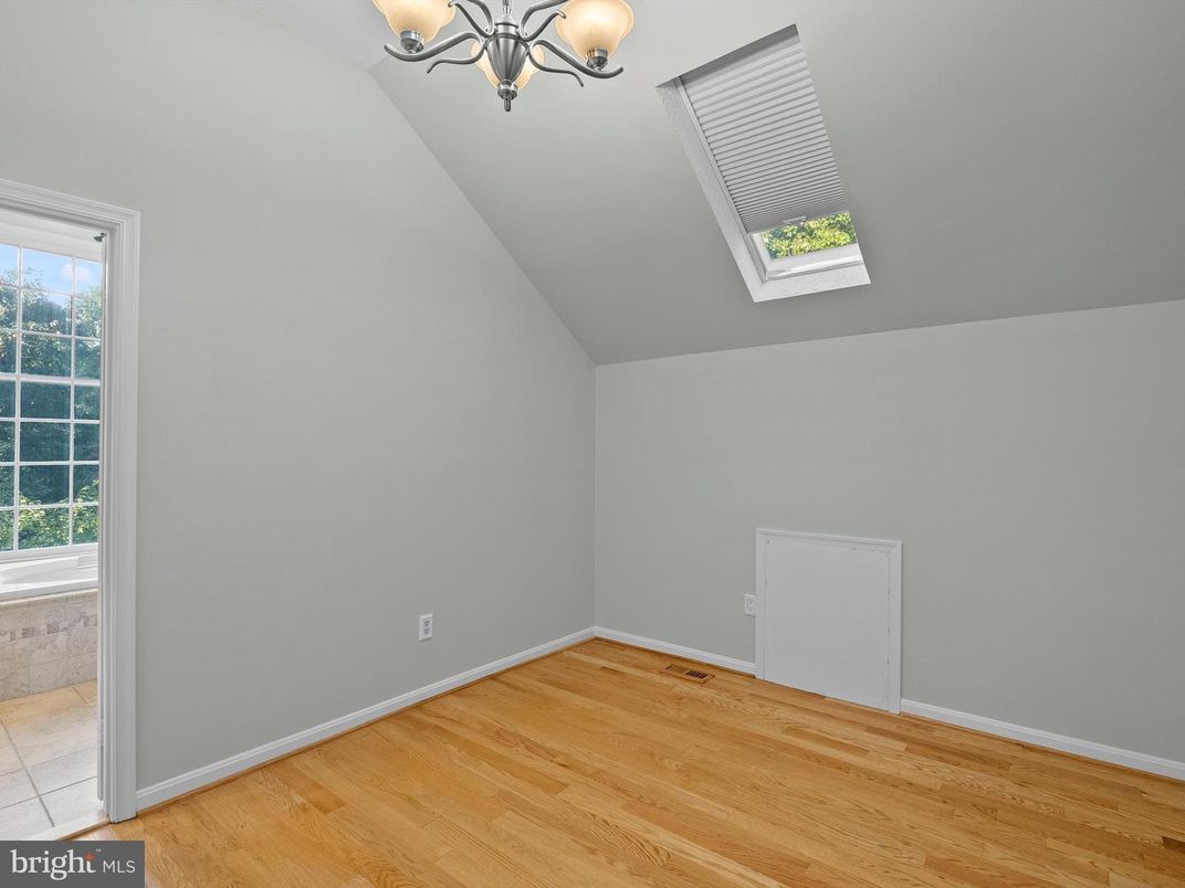 Chandelier, Empty room, Interior, Wood Texture Flooring
