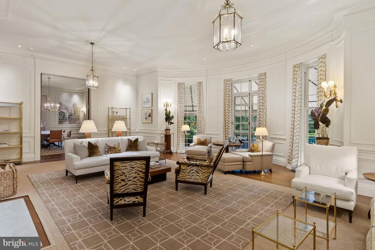 Dining room, Interior, Living room, Pendant Lights, Recessed Lighting, Wood Texture Flooring