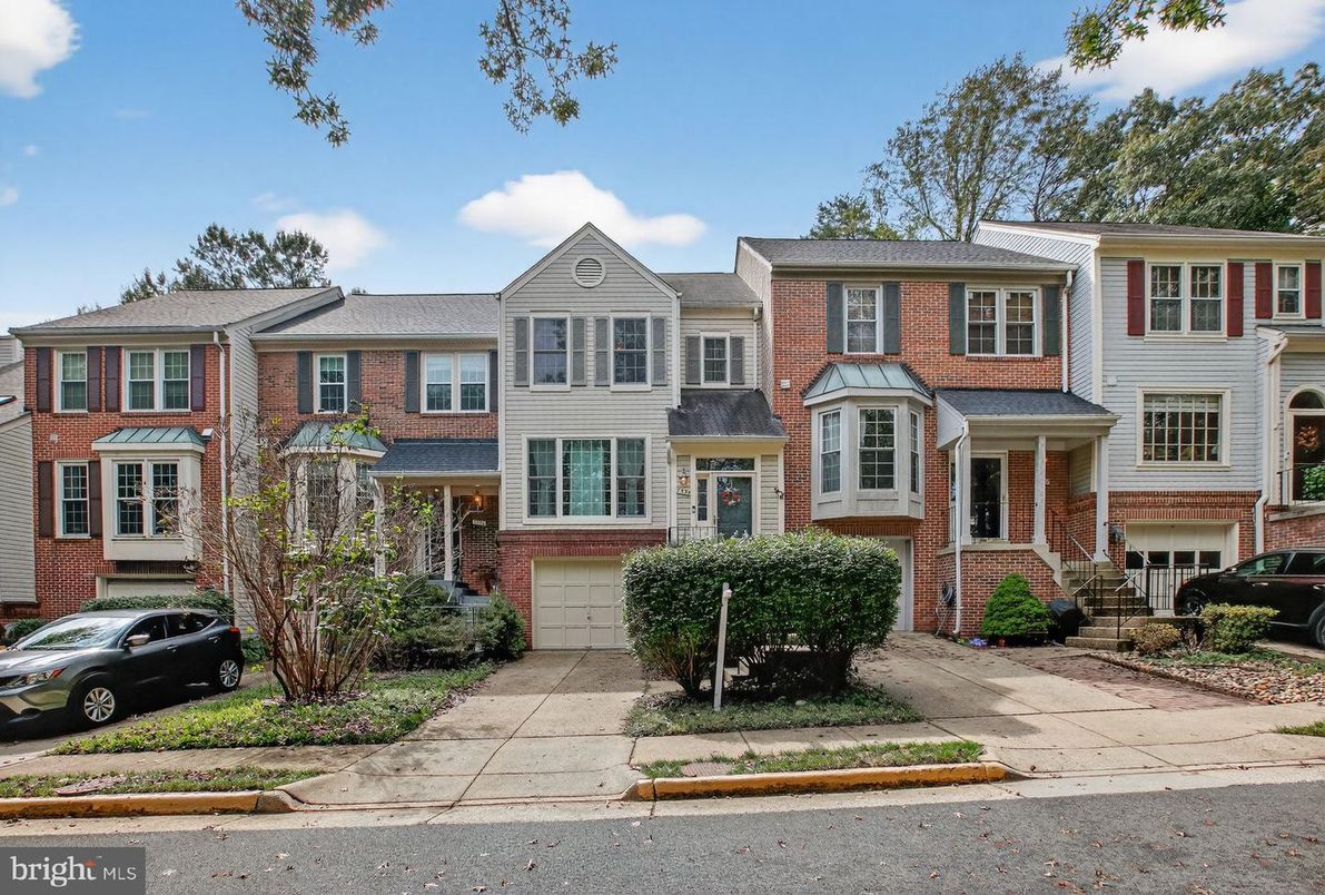 Attached, Exterior, Facade, Brick Facade, Rowhouse