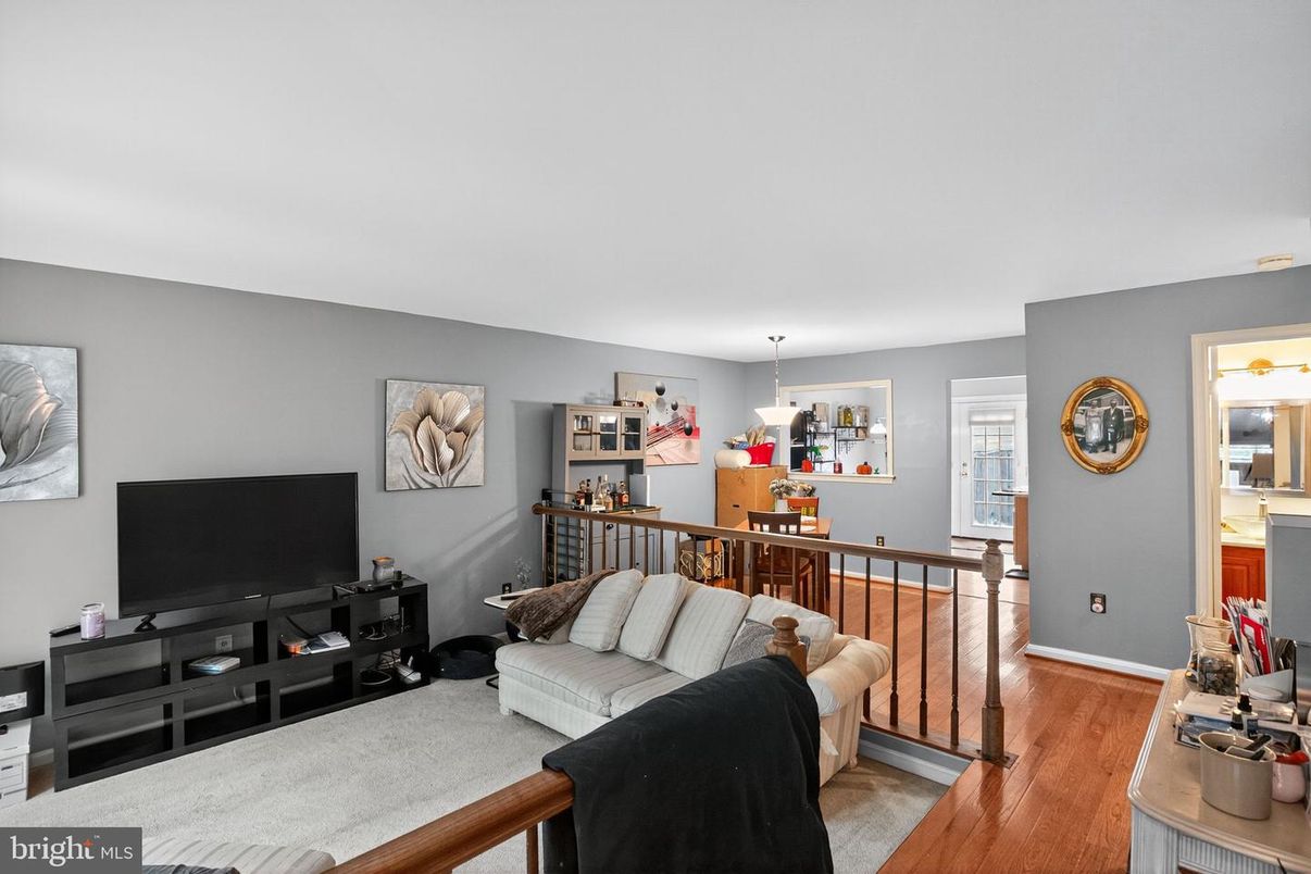 Interior, Living room, Pendant Lights, Wood Texture Flooring