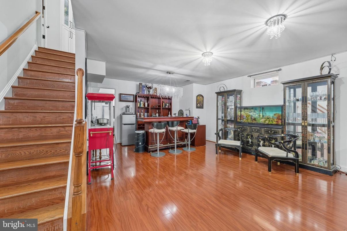 Chandelier, Dining room, Fireplace, Interior, Wood Texture Flooring