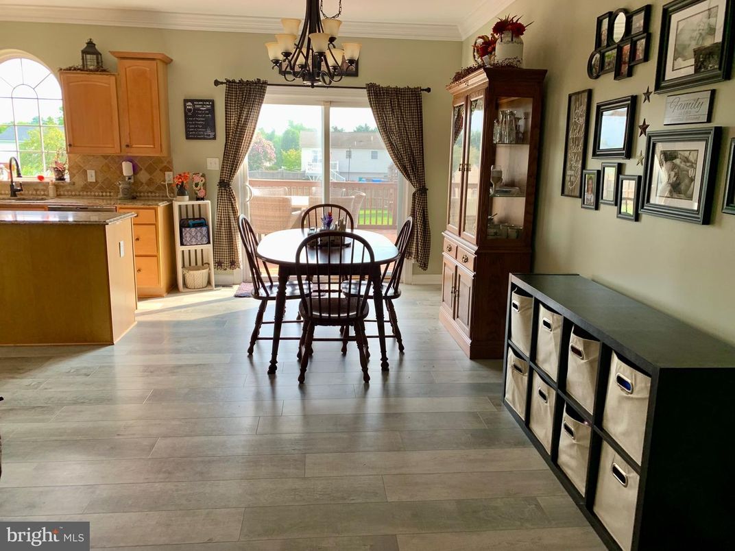 Chandelier, Dining room, Interior, Kitchen, Wood Texture Flooring