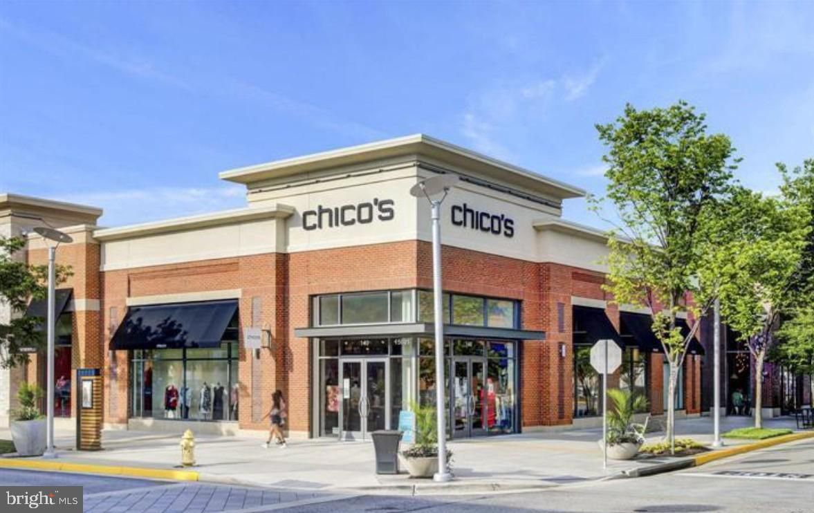 Exterior, Facade, Brick Facade, None