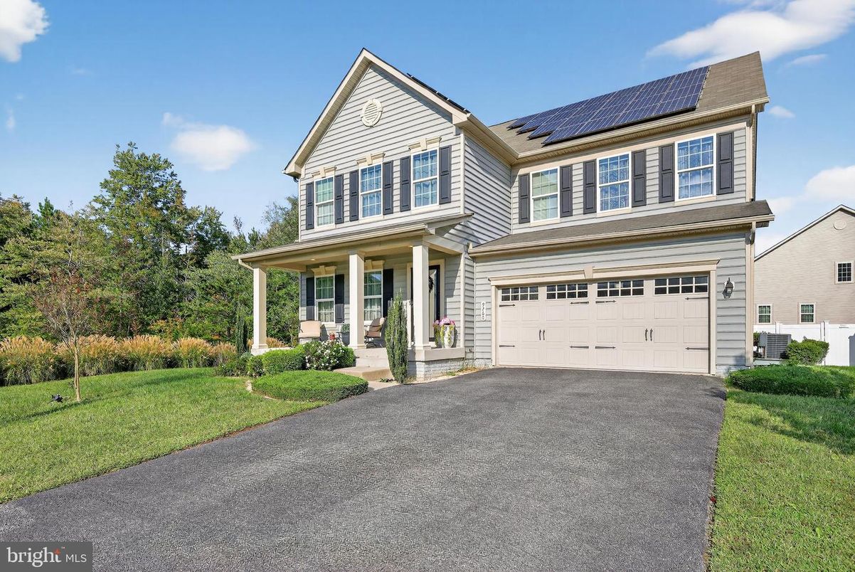 Attached, Exterior, Facade, Solar Panels, Farmhouse