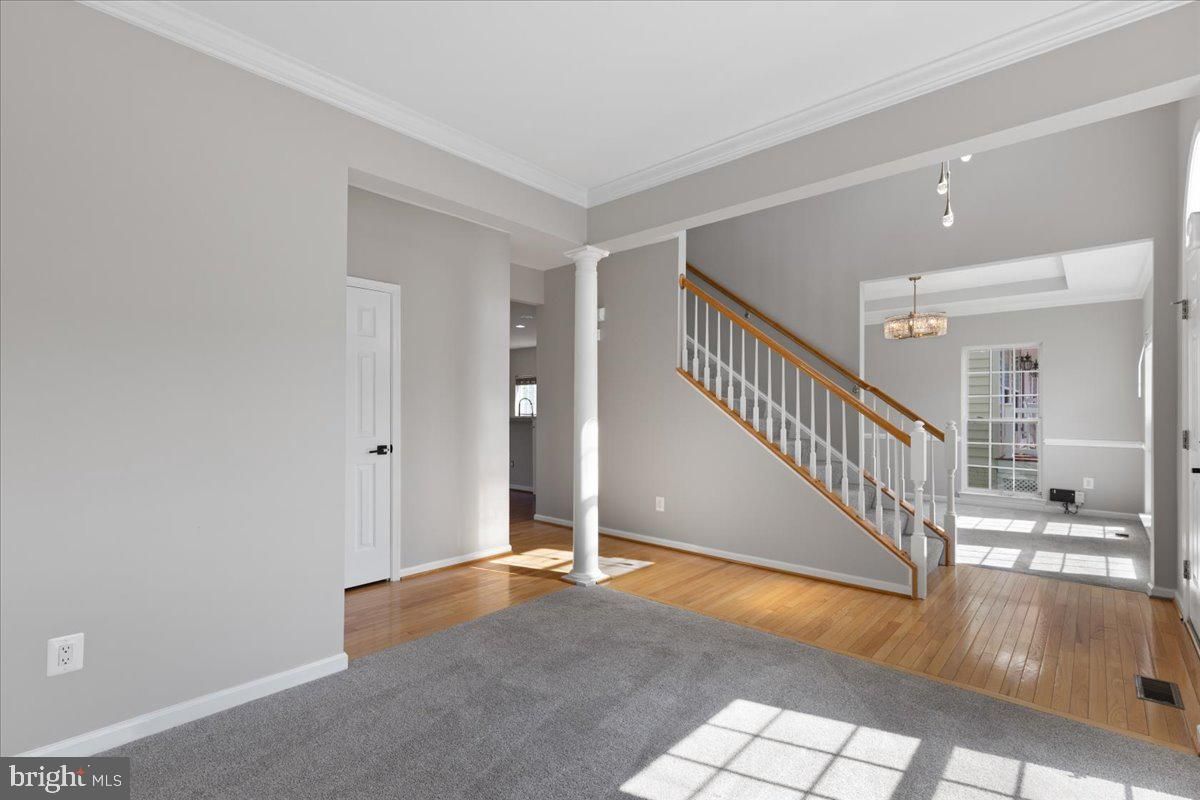 Chandelier, Empty room, Interior, Wood Texture Flooring