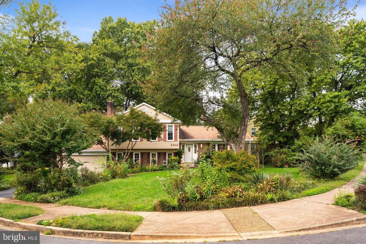 Exterior, Facade, Tudor Revival