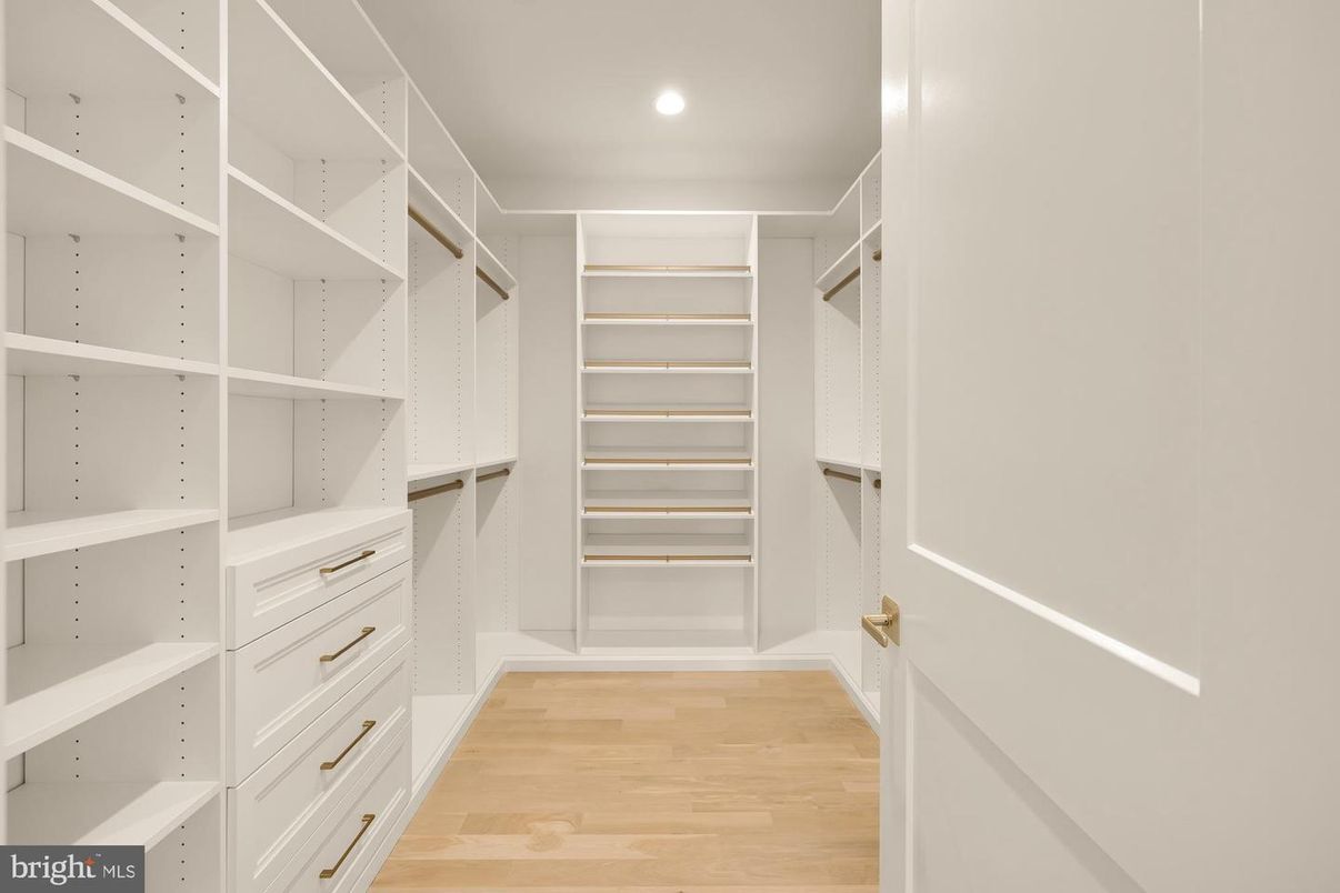 Interior, Recessed Lighting, Walk-in Closets, Wood Texture Flooring