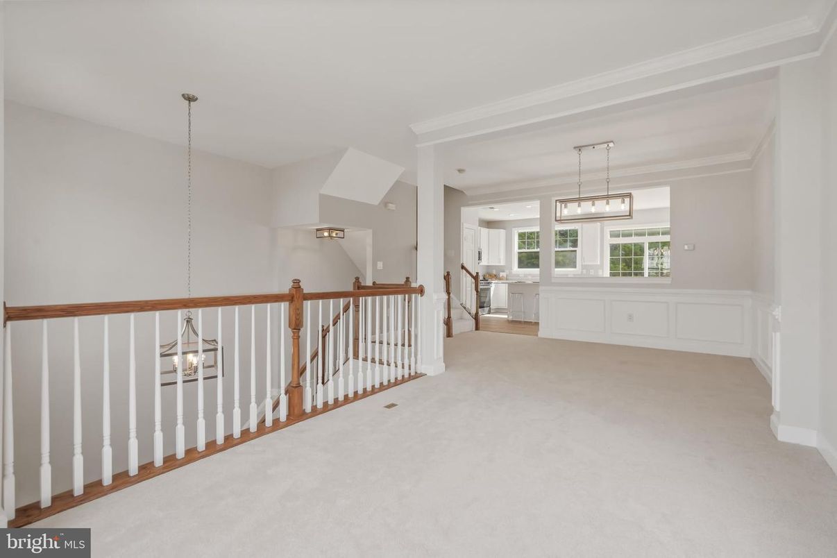 Empty room, Interior, Pendant Lights