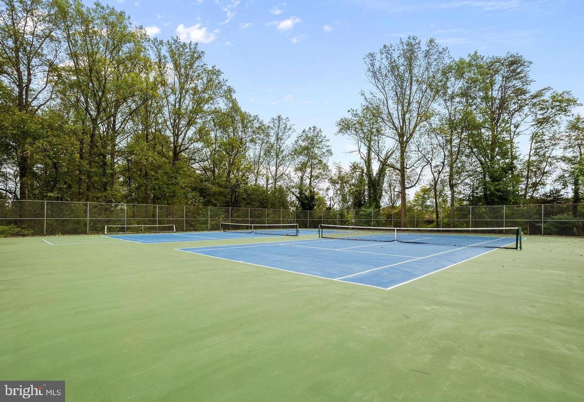 Exterior, Tennis Courts