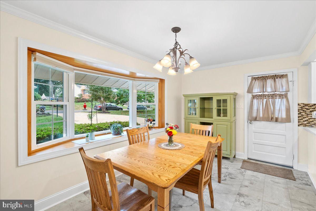 Chandelier, Dining room, Interior, Marble