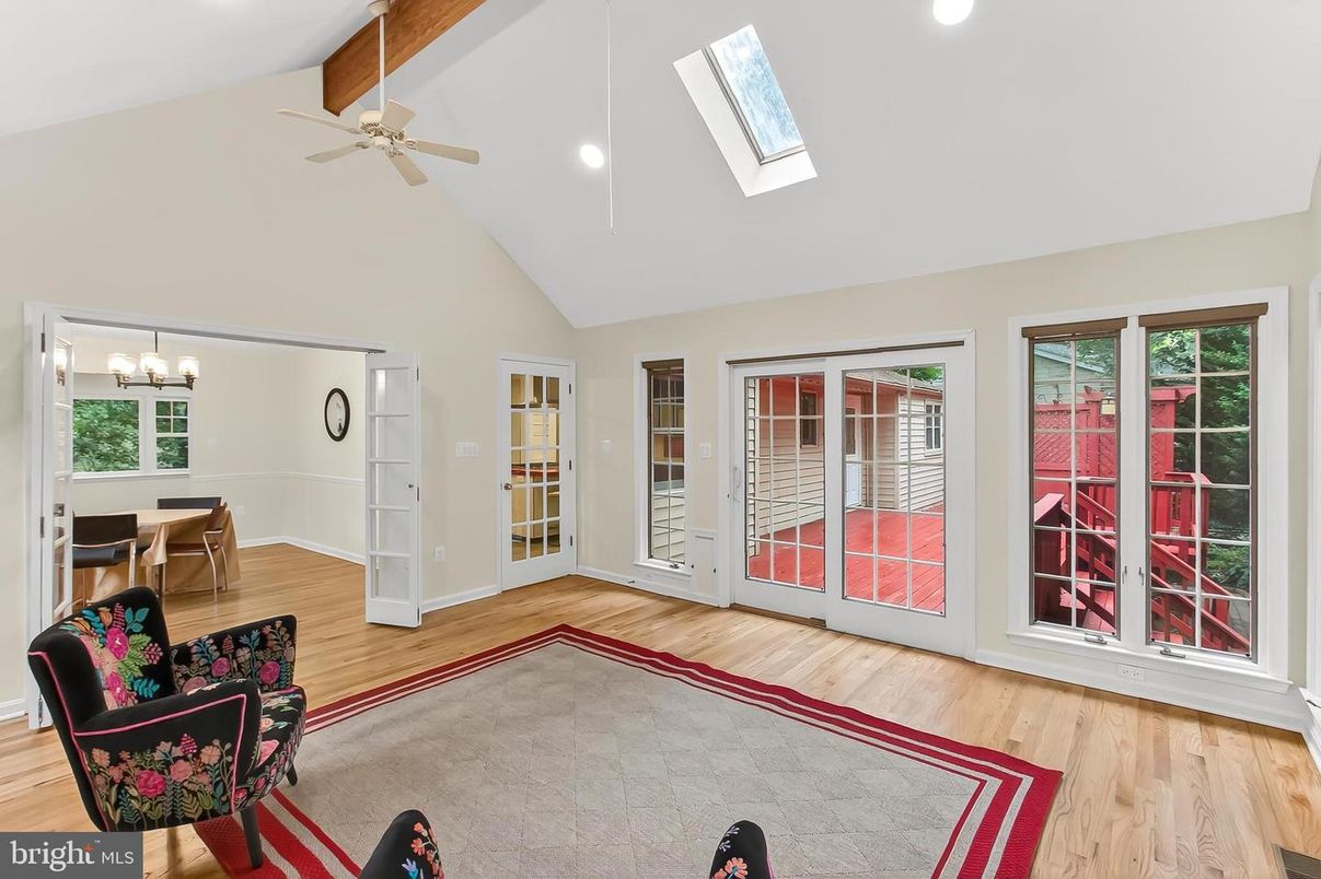 Chandelier, Dining room, Interior, Recessed Lighting, Wood Texture Flooring