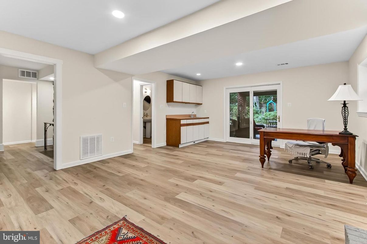 Home Office, Interior, Recessed Lighting, Wood Texture Flooring