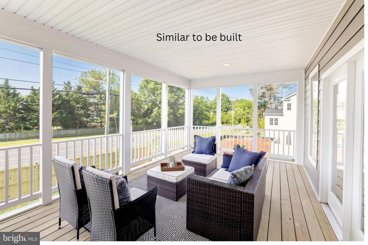 Interior, Living room, Recessed Lighting, Sun Room, Wood Texture Flooring