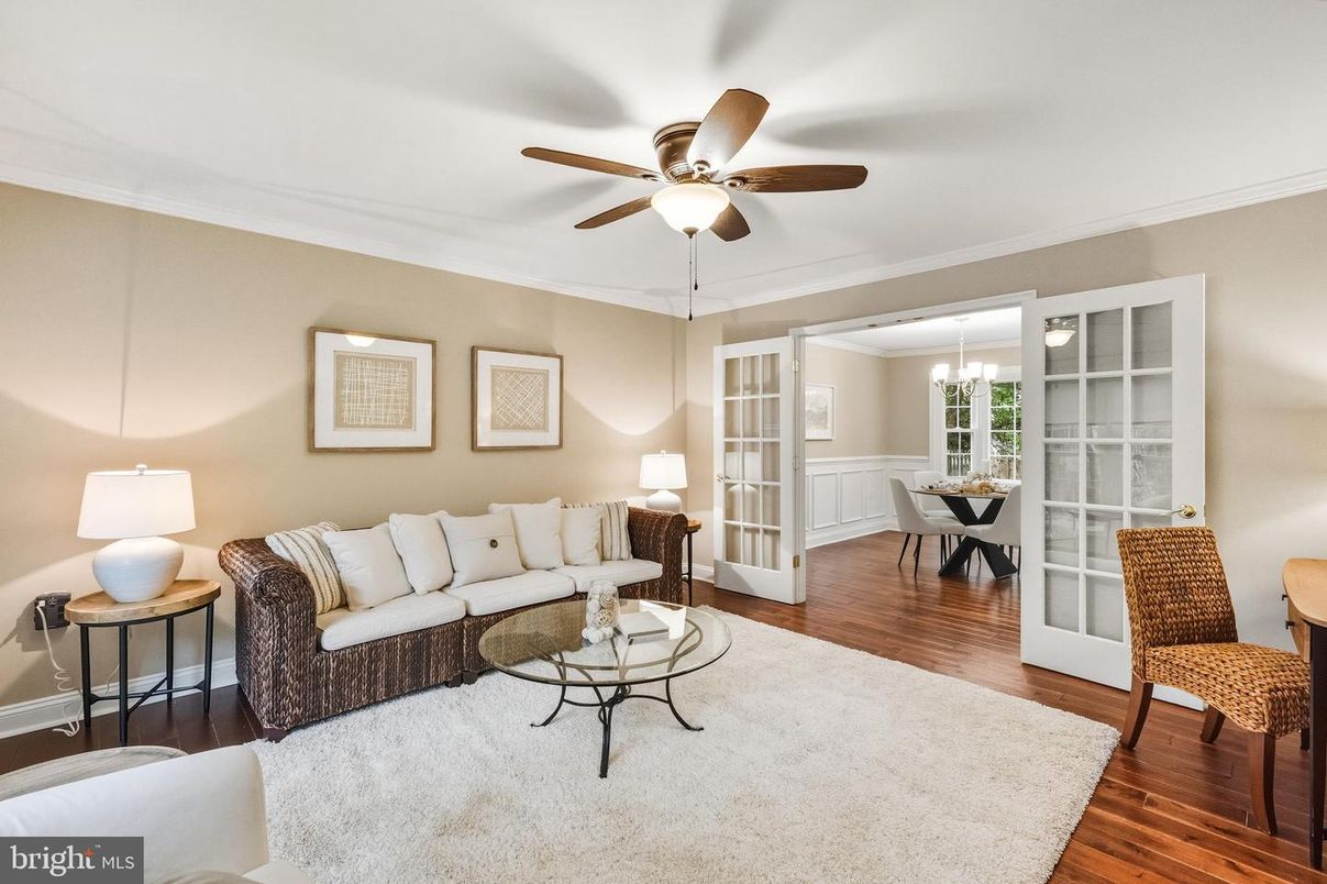 Chandelier, Dining room, Interior, Living room, Wood Texture Flooring