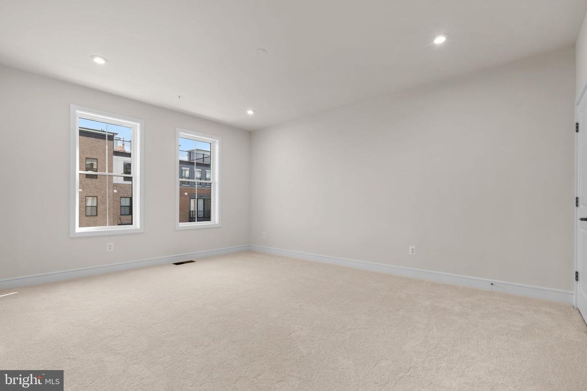 Empty room, Interior, Recessed Lighting