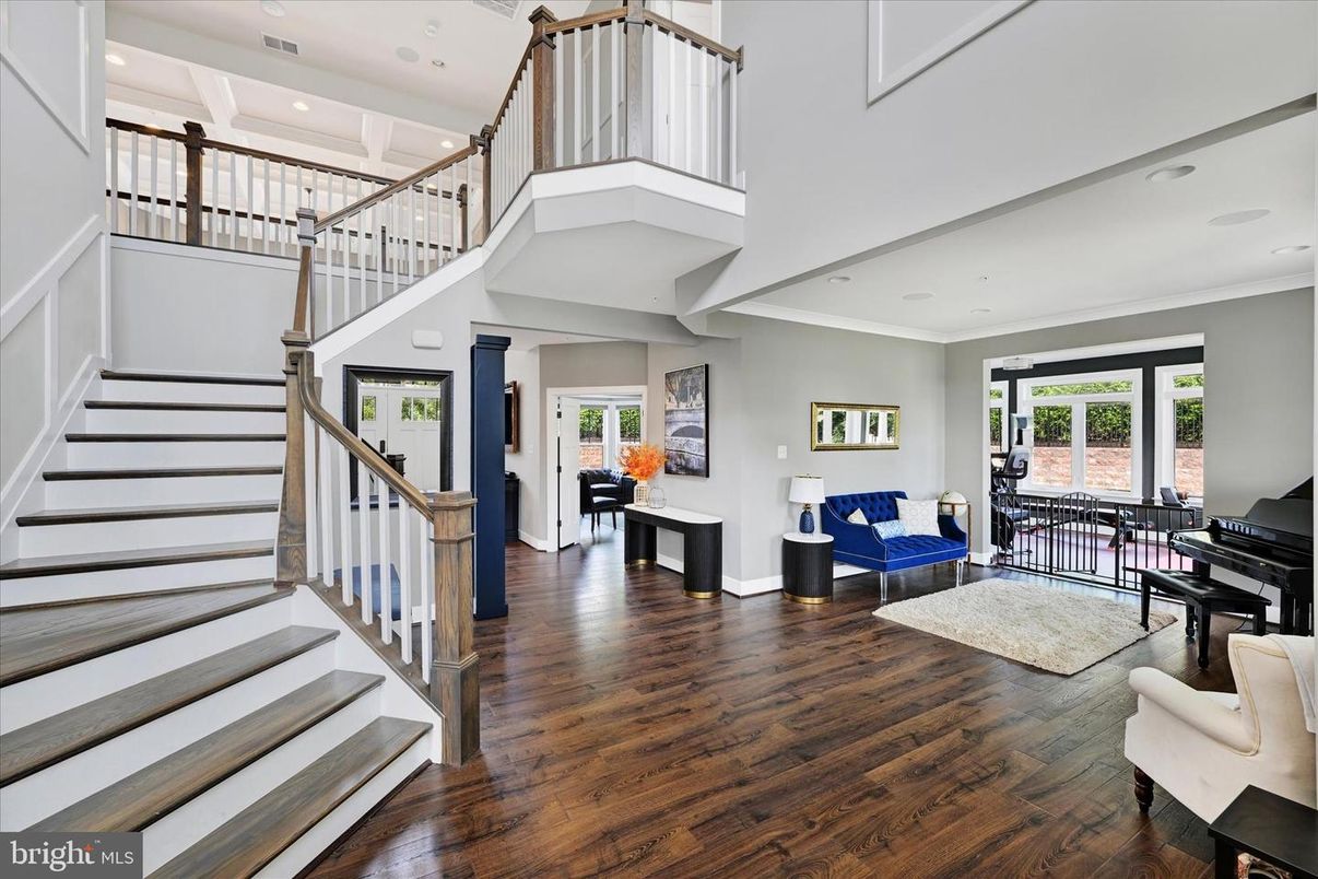 Interior, Living room, Piano, Recessed Lighting, Wood Texture Flooring