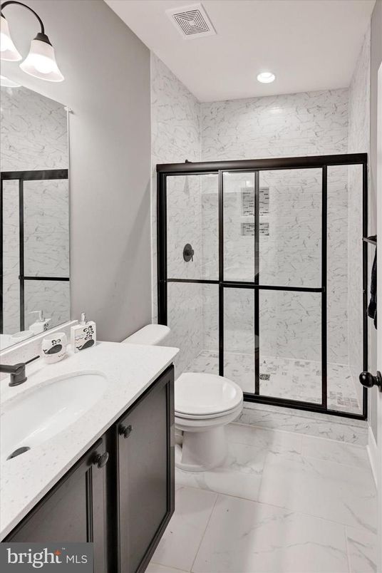 Bathroom, Interior, Marble, Marble Walls, Recessed Lighting