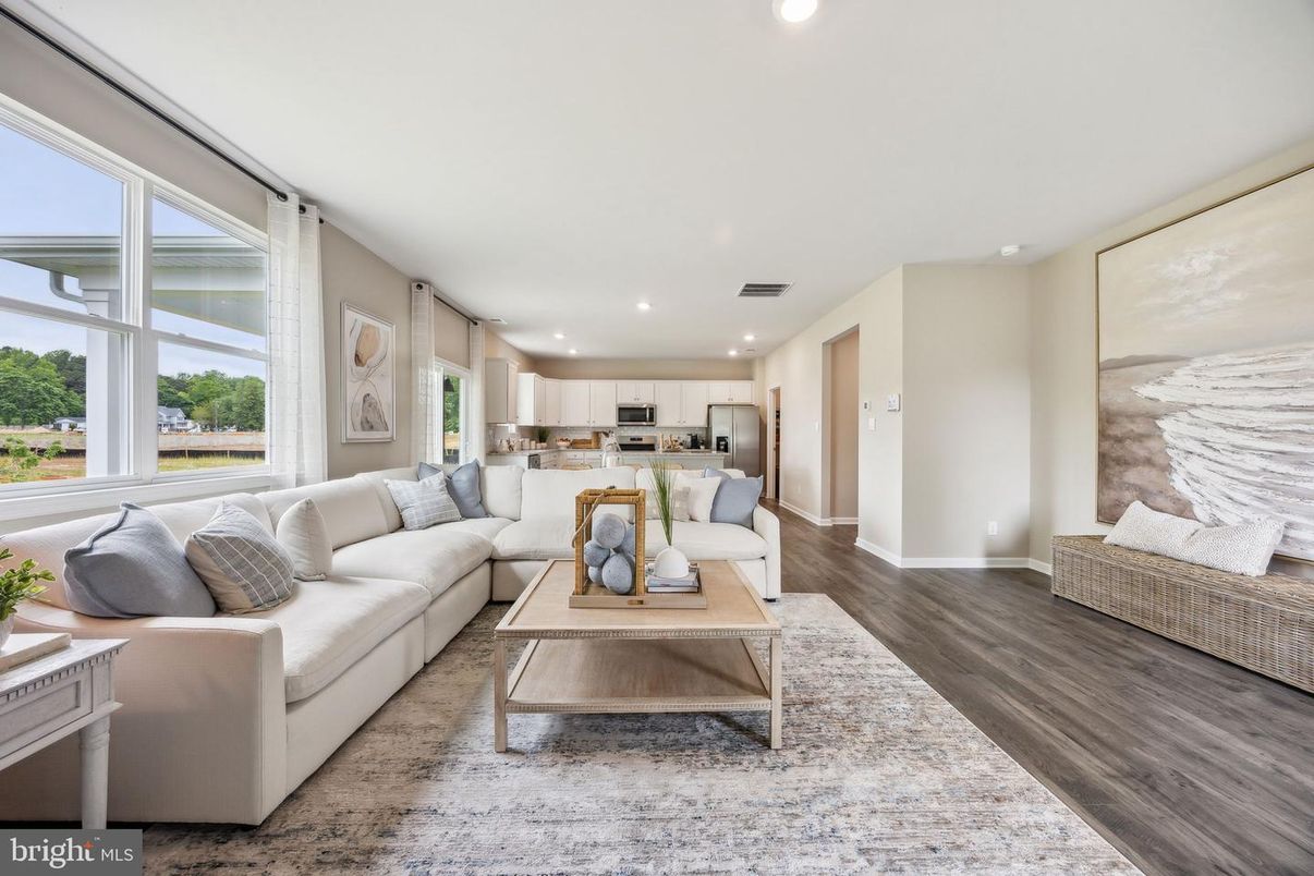 Interior, Kitchen, Living room, Recessed Lighting, Wood Texture Flooring