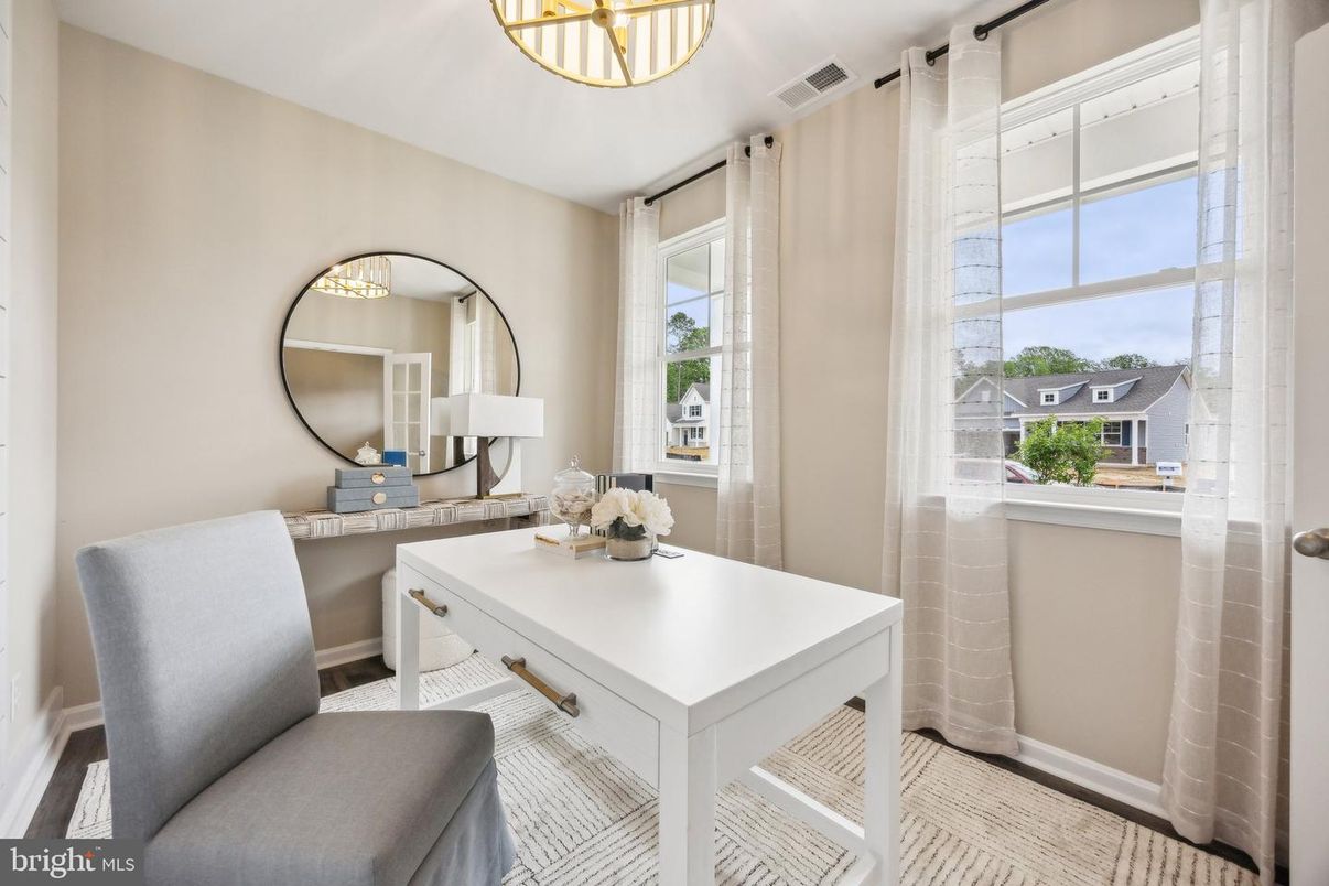 Home Office, Interior