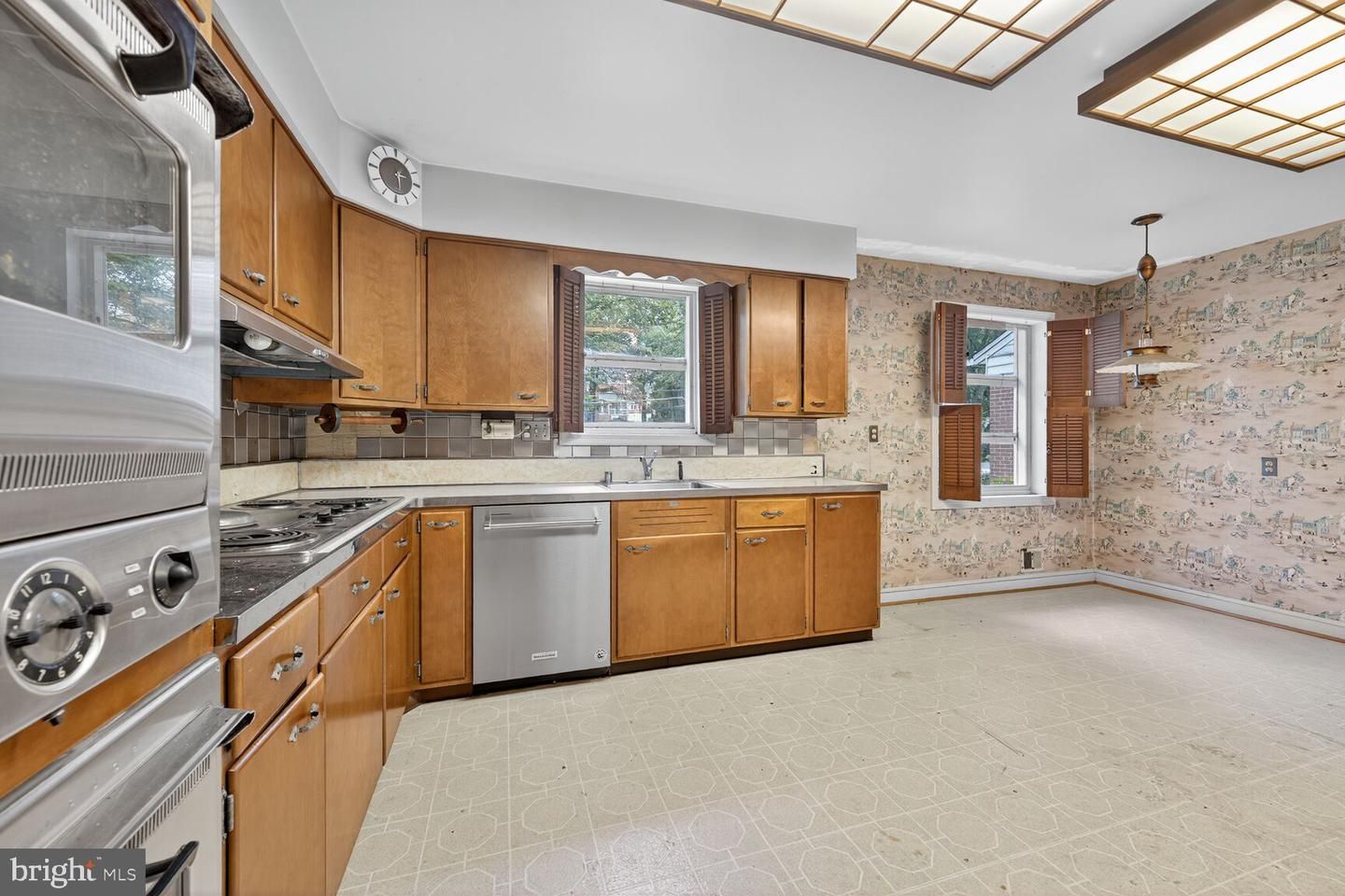 Interior, Kitchen, Pendant Lights, Stainless Steel Appliances
