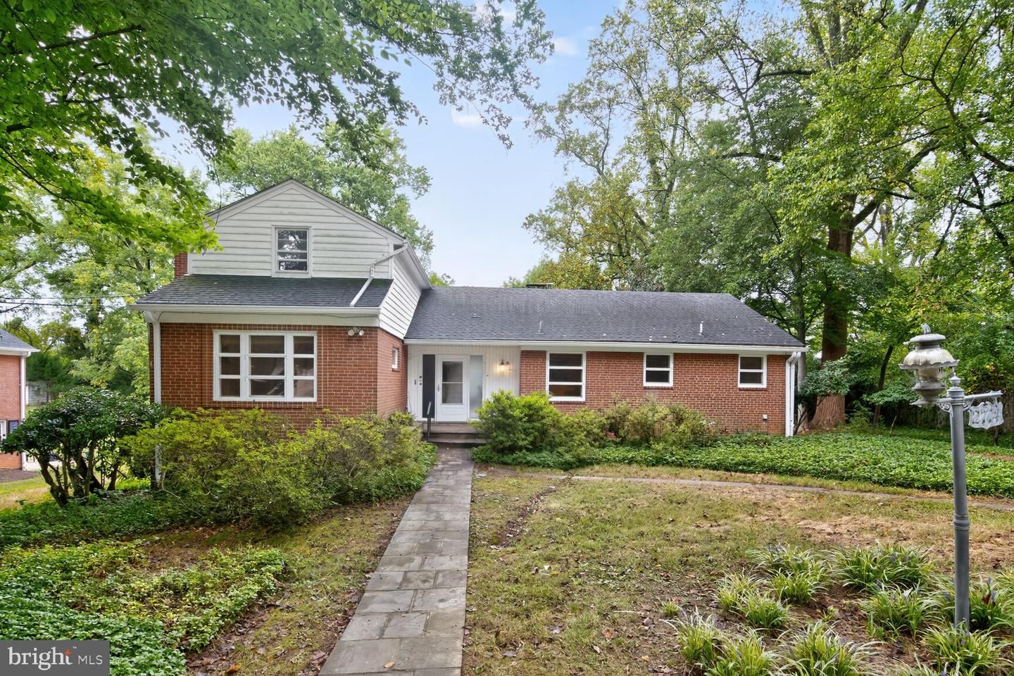 Exterior, Facade, Brick Facade, Cape Cod