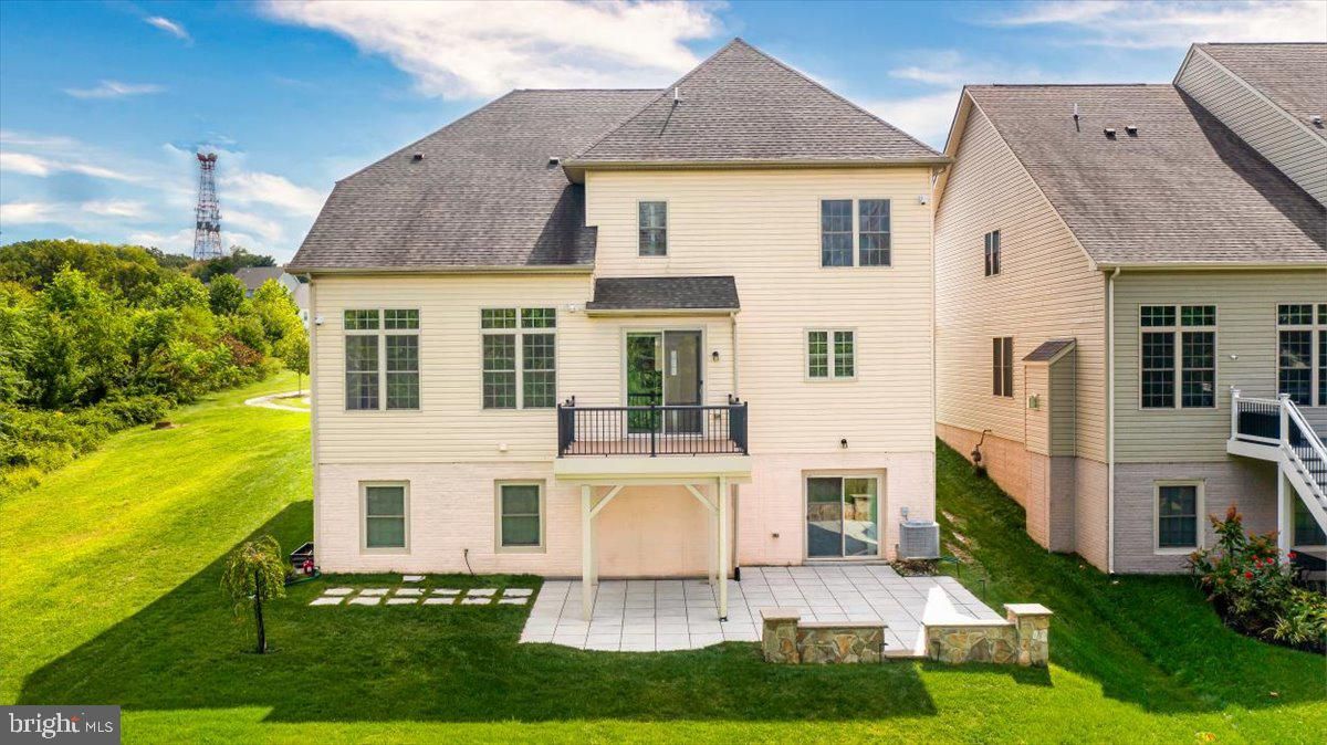 Backyard, Exterior, Facade, French Provincial