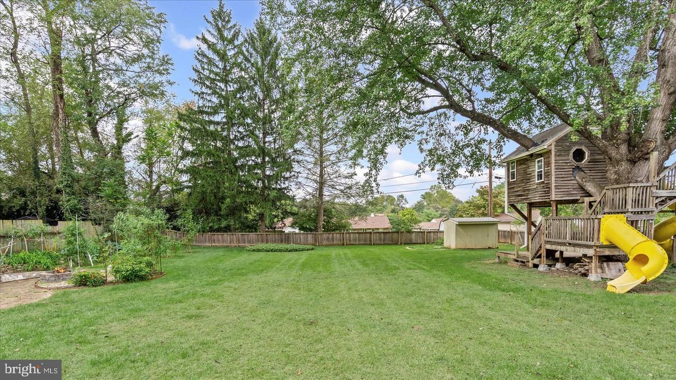 Backyard, Exterior, Hot Tub, Playground
